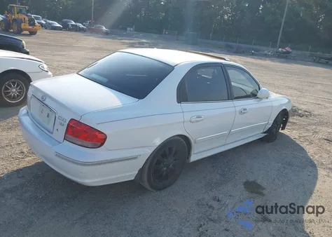 2002 Hyundai Sonata Gls/Lx from USA, damaged, VIN KMHWF35H62A699782